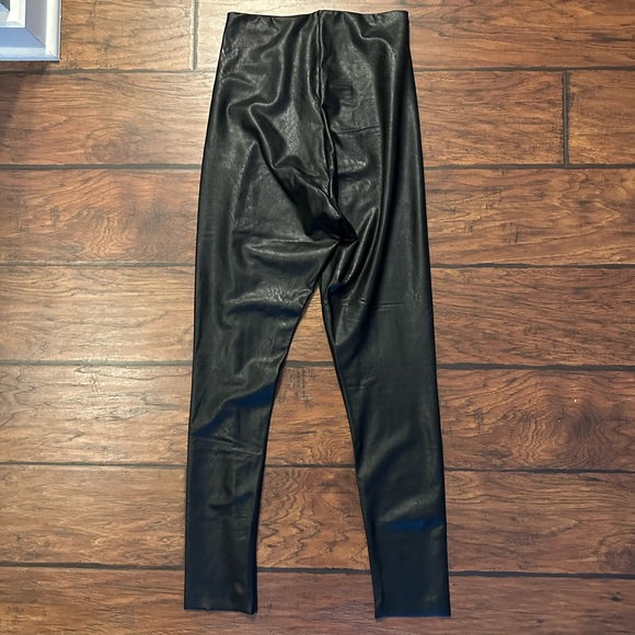 Commando Faux Leather Ankle Leggings - Picture 4 of 5